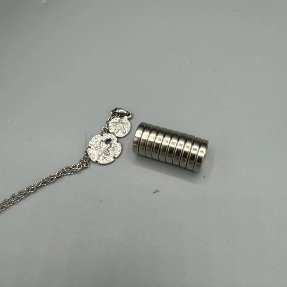 Vintage Unmarked Silver Sand Dollar Necklace | Coastal Beach Charm 18” - Picture 5 of 12